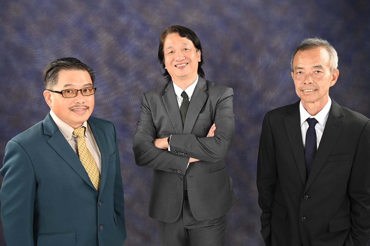 F.l.t.r.: SH Liow, Executive Director GME Chemicals, Philip Chew, Pernod Sim, Executive Director GME Chemicals (Source: Biesterfeld)