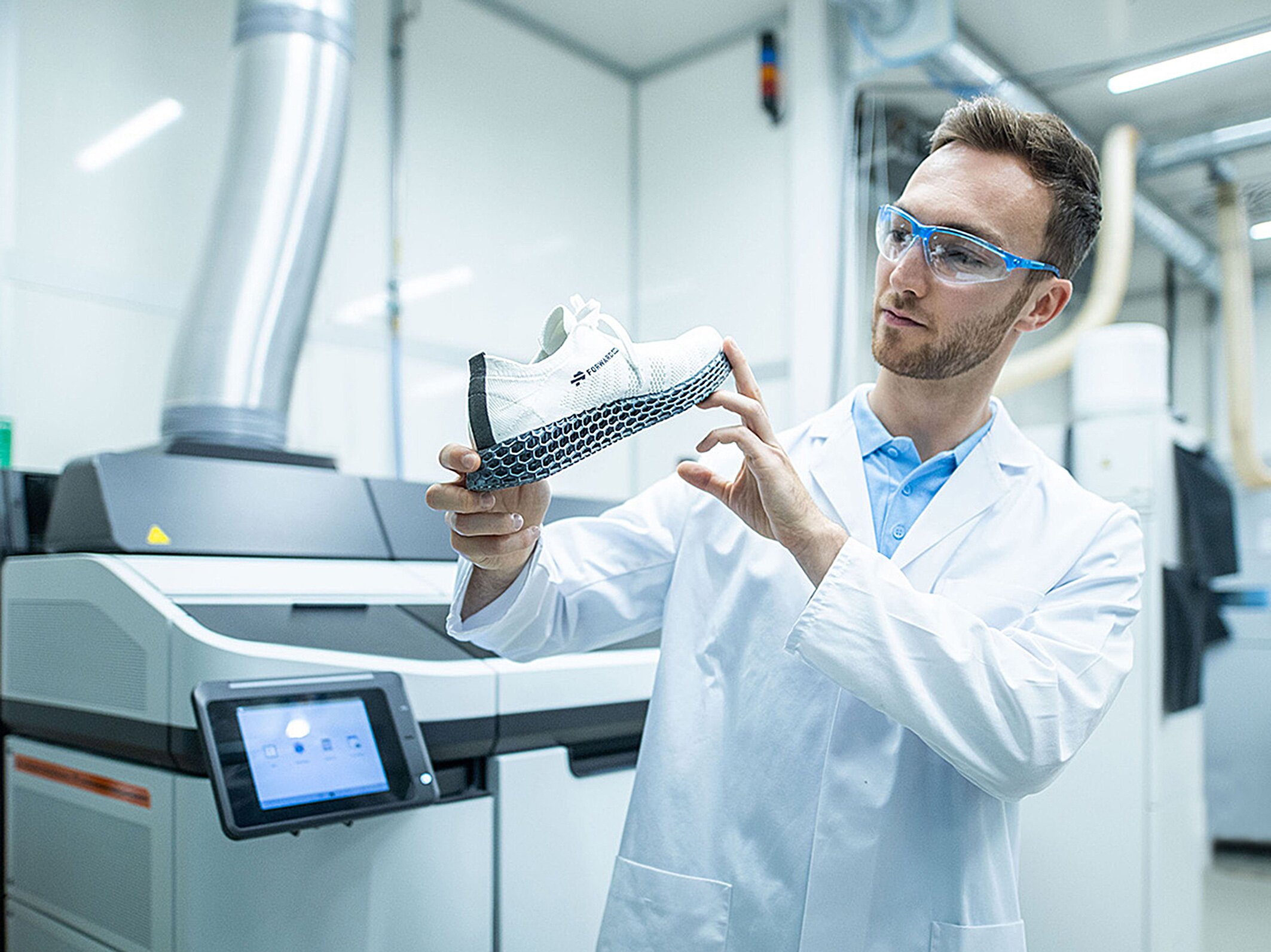 3D printed moulds and tools for completely 3D printed shoes will be presented at the BASF stand at Simac. (Source: BASF)